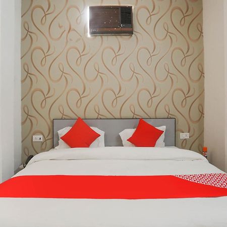 Hotel O Dream Town New Delhi Eksteriør billede